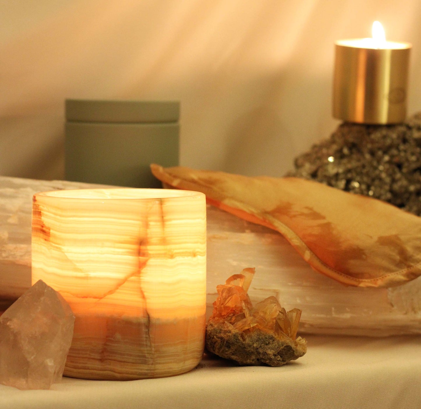 Oud Beach Onyx Candle